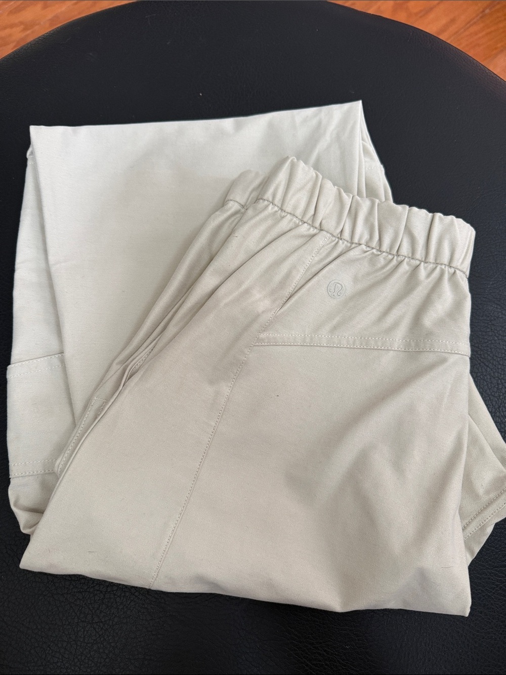 Lululemon Womens Cargo Barrel Pant size 26